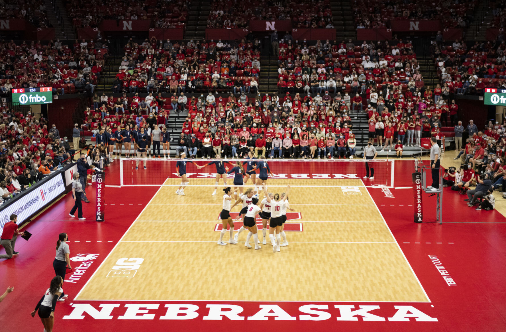 Illinois vs. Nebraska, 10.16
